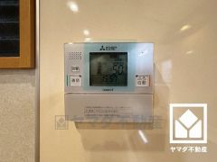 ボタン1つで自動でお湯張りができるオートバス機能付き。