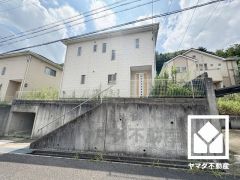 キッチンは対面式なのでお料理中でもお子様の様子が分かって安心です。