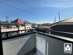 2025年9月完成済みのため、即ご入居いただけます。当日案内も可能ですのでぜひお問い合わせください。事前にご予約頂きましたら、営業時間外のご案内等も可能です。