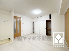 シンプルで美しいデザインのリビングが、毎日の生活に彩りを添える。