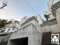 洗練された外観デザインが、住まう誇りを演出。街並みに馴染みながらも、ひときわ目を引く存在感。