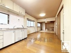 プライバシー・採光に配慮された2階リビングです。