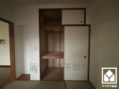 押入にはお客様用の座布団や寝具も収納可能です。