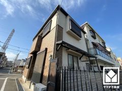 開放感のある南西角地で陽当たり・風通し良好です。前道道路幅員も南側約6m、西側約7.5mとゆったりとした広さがあり、西側には歩道もございます。