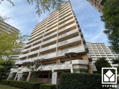 「西宮浜義務教育学校」まで徒歩7分。低学年のお子様も安心して通学していただけます。