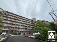 阪急電鉄甲陽線「苦楽園口」駅まで徒歩約14分の立地。3沿線利用可能で、毎日の通勤・通学だけでなく、休日のお出かけまで利便性に優れています。