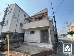 南東角地につき開放感があります。陽当たり、通風良好です。