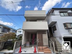 インナーガレージを1台分完備。重い荷物や雨の日の移動もスムーズで、快適なカーライフを実現。