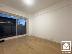 約6.0帖の南西側洋室です。お子様のお部屋などにも丁度良い広さです。