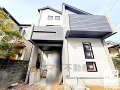 約11.25帖の洋室は間仕切りが可能な作りとなっており、将来の家族構成の変化にも対応可能です。（間仕切り壁は有償となります）