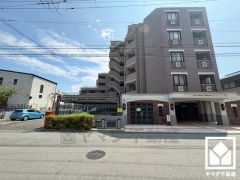 洗練されたデザインと堅牢な造り。美しさと安心を兼ね備えた、心地よい住まい。
