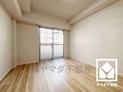 全居室バルコニーに面したお部屋となっております。風通しが良く、明るい陽光がたっぷり差し込む心地よい生活空間です。