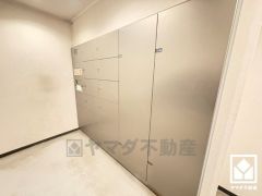 宅配ボックスを完備しています。留守でも安心、荷物の受け取りをスムーズに。