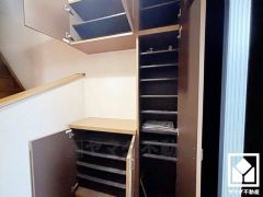 玄関にはシューズボックスを完備。家族の靴もしっかり収納できるので、玄関がいつも片付き、気持ちよくお客様を迎えられます。