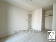 全居室フローリングでお掃除ラクラクです。全居室にウォークインクローゼットもございますので、お部屋の広さを最大限に活用できます。