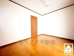 約6帖の1階洋室です。お子様のお部屋などにも丁度良い広さです。