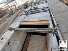 ガレージには外部収納を完備。ベビーカー、アウトドア用品まですっきり収まり、いつでも整った空間に。お掃除道具や、スタッドレスタイヤなどの季節用品を保管するスペースなどとしてもご活用いただけます。