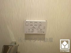 温水洗浄便座付きで、季節を問わずいつでも温かい便座をお使いいただけます。