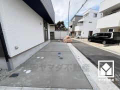 駐車スペース確保。重い荷物や雨の日の移動もスムーズで、快適なカーライフを実現。