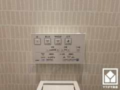 温水洗浄便座付きで、季節を問わずいつでも温かい便座をお使いいただけます。