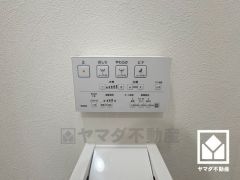 トイレは温水洗浄便座付で快適にお使いいただけます。