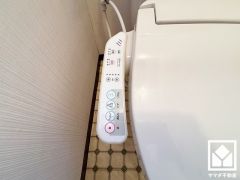 温水洗浄便座付きで、季節を問わずいつでも温かい便座をお使いいただけます。