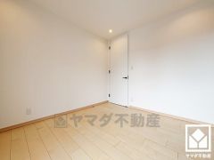 約6帖の洋室です。全居室6帖以上のゆとりある居住空間?で、広々お使いいただけます。