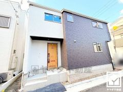 シンプルシックなブラック×ホワイトのモダンな外観。帰るたびに安心感を感じられる佇まい。