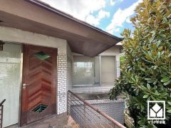 「阪急オアシス甲陽園店」まで徒歩10分、「コープ甲陽園」まで徒歩11分など、お買い物施設が徒歩圏内に複数あり便利な住環境です。