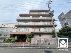 アスレチックやロングスライダーなどの大型遊具が設置された「元浜緑地」まで徒歩2分。ゆったりとした芝生広場や、水遊びができるスペースなども整備されており、子育て世帯の方にもお勧めです。