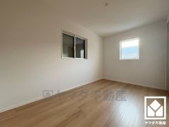 全居室2面採光。明るい陽光がたっぷり差し込む心地よい生活空間です。