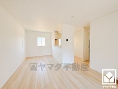 自然光を取り込む、開放感あふれる暮らし。隅々まで光が降り注ぎ、明るく心地の良い空間。