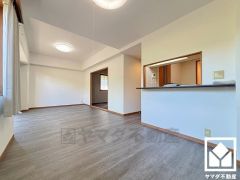 シンプルで美しいデザインのリビングが、毎日の生活に彩りを添える。