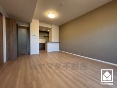 シンプルで美しいデザインのリビングが、毎日の生活に彩りを添える。