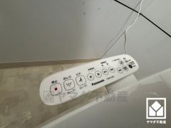 温水洗浄便座付きで、季節を問わずいつでも温かい便座をお使いいただけます。