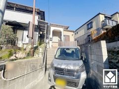 南向きバルコニーで陽当たり、風通し良好。たっぷりの洗濯物も気持ちよく乾きます。屋根付きなので急な雨の日も安心ですね。