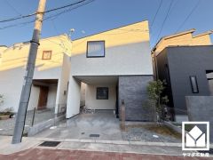 雨の日の洗濯や花粉・ウイルス対策にもお使いいただける浴室乾燥機付き。