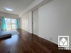 明るい光の差し込むLDKはゆったりとした家族団欒の場に。