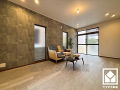 おしゃれなインテリアが映えるリビングで、リラックスしたひとときを過ごせます。