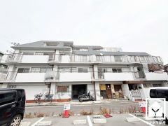 白を基調とした清潔感のある外観。帰るたびに安心感を感じられる佇まい。