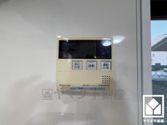 ボタン1つで自動でお湯張りができるオートバス機能付き。