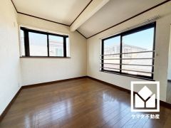 3階は全室2面採光。明るい陽光がたっぷり差し込む心地よい生活空間です。