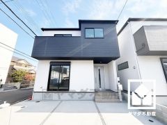 落ち着いた色合いと直線的な美しさが調和したモダンな外観。帰るたびに安心感を感じられる佇まい。