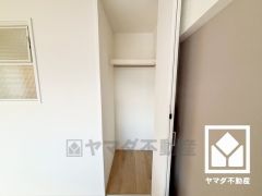 リビングにも収納があり、住空間を広々お使いいただけます。