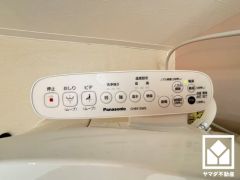 温水洗浄便座付きで、季節を問わずいつでも温かい便座をお使いいただけます。