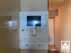 モニター付きインターホンで防犯面も安心です