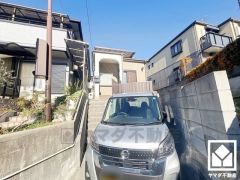 広々13.9帖のLDKと約3帖の畳コーナーが魅力。家族全員がリラックスできる、ゆったりとした快適リビングで温かい団らんの時間を。