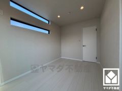 約5.9帖の3階洋室です。全居室フローリングでお掃除ラクラクです。