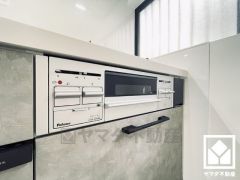 調理に手間がかかりがちな肉や魚を、短時間でサッと焼き上げることができるグリル付き。