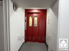 スムーズな移動を叶えるエレベーター。忙しい朝も快適に、ストレスフリーな暮らしをサポート。